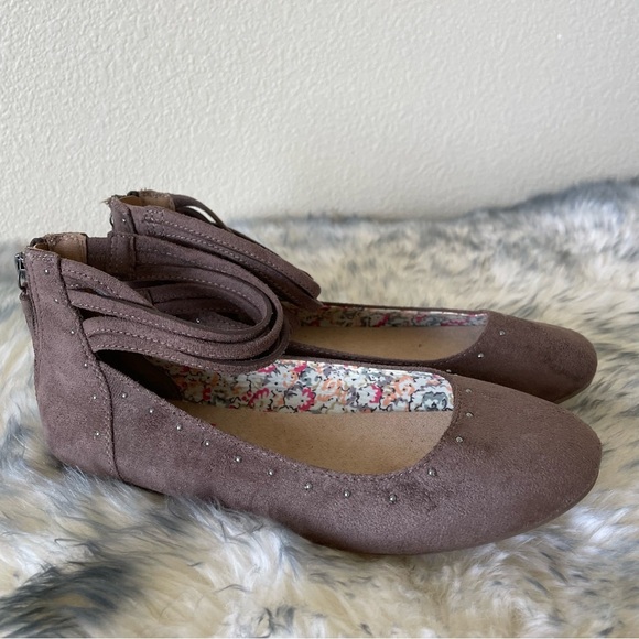 Pop Memory Foam Lavina Ankle Strap Suedelike Flats Shoes 8.5 Ballet Flats Sandal - Picture 1 of 10